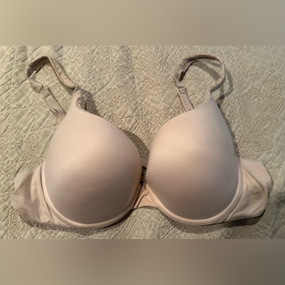 Victoria's Secret Other - Victoria's Secret Cream T-Shirt Bra with Underwire Support- Size-36c